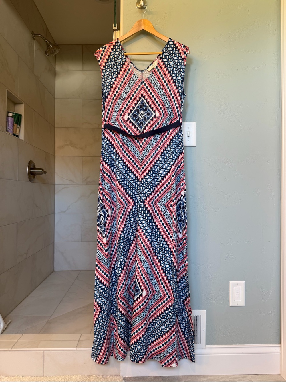Jessica Simpson Maternity Navy & Coral Geometric Maxi Dress - Size M